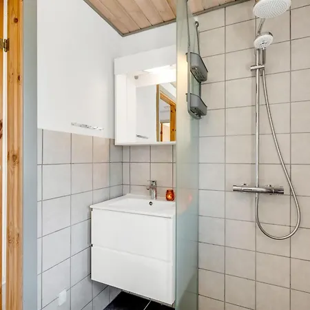 Knag - 800m To The Fjord By Interhome *